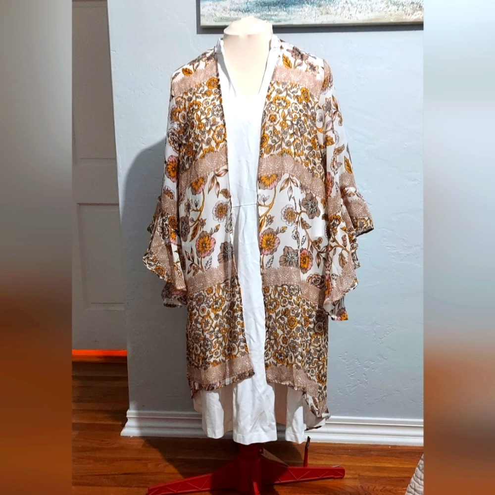 Live 4 Truth Peachy Floral design 1X